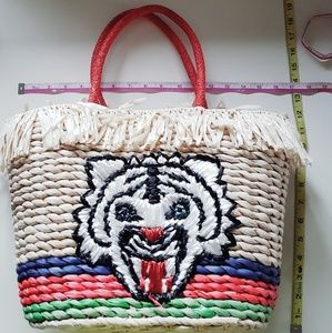 Topshop Bags - NWT TOPSHOP LION RATAN TOTE Topshop Bags - NWT TOPSHOP LION RATAN TOTE